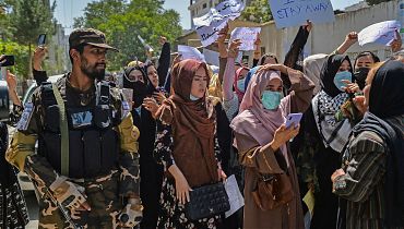 afghan-women-pakistan-protest.jpg